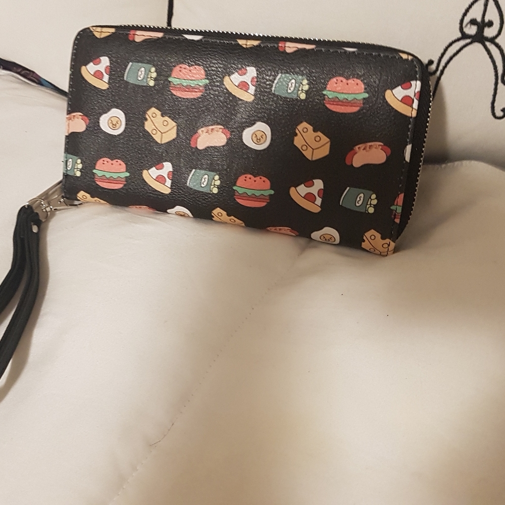 Wallet/wristlet"yummy"look